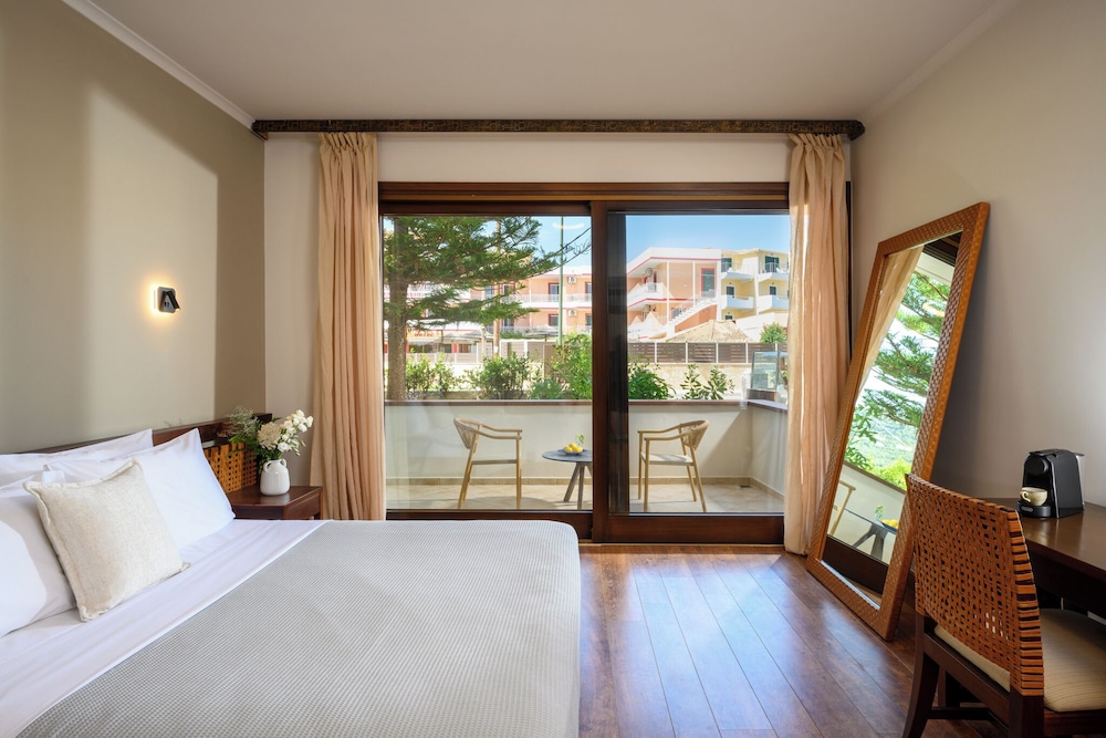 Elisso Hotel 7/50