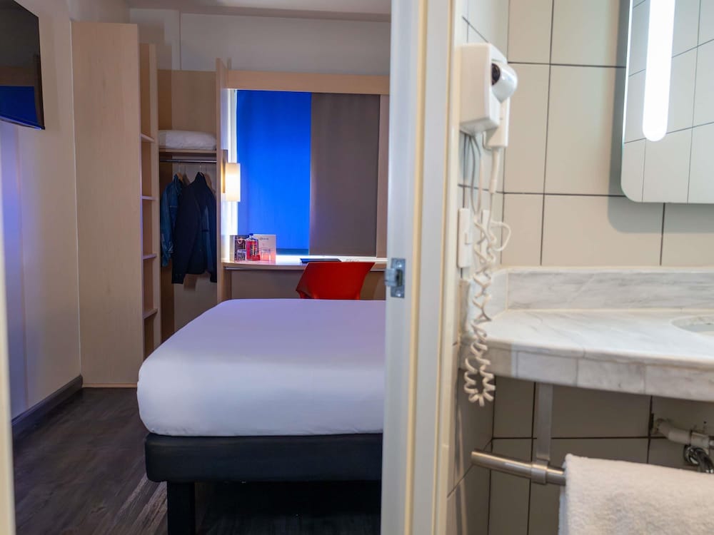 Ibis Queretaro 49/50