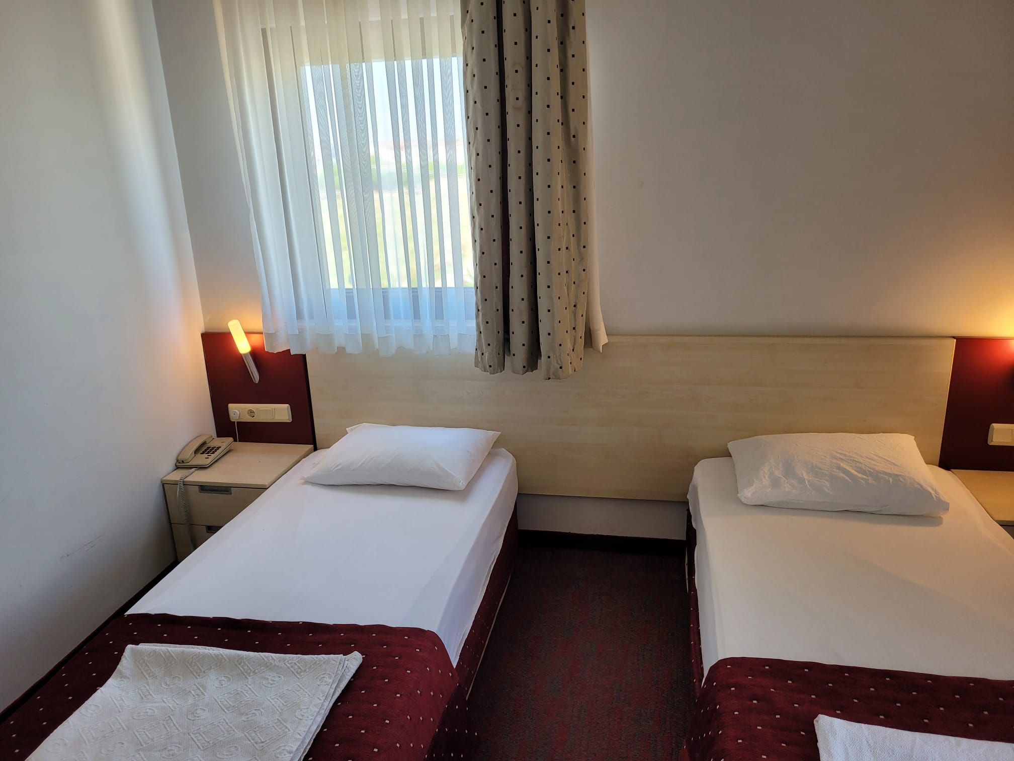 ROOM, SINGLE, DOUBLE BED