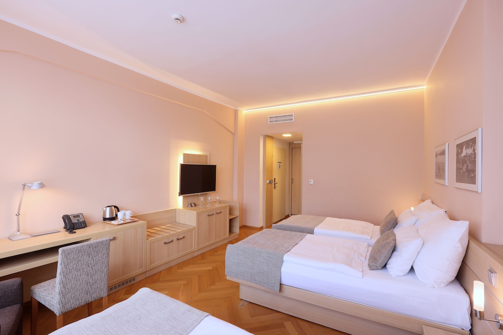 Amarilis Jerome Hotel 9/57