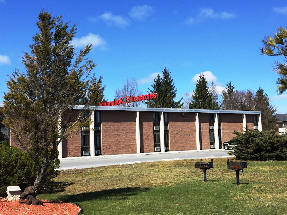 Adirondack Efficiencies Ex Econo Lodge Watertown 38/43