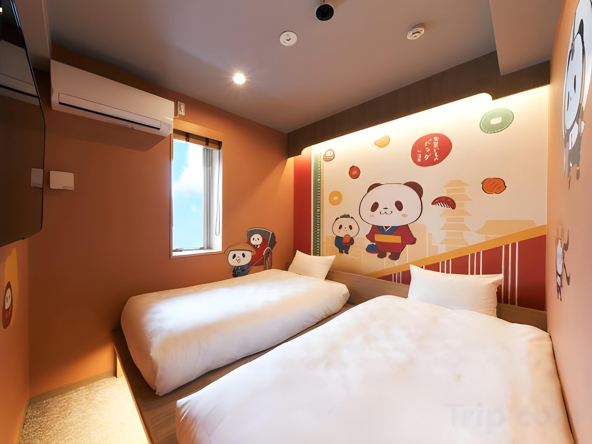 Connecting, Twin Beds, Unit Bath