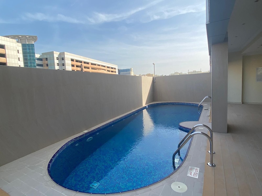 Royal Qatar Hotel 41/45