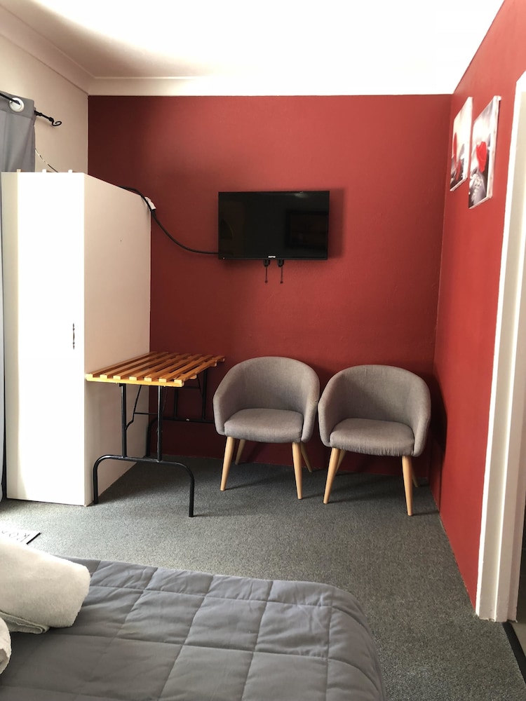 Motel Lodge 30/53