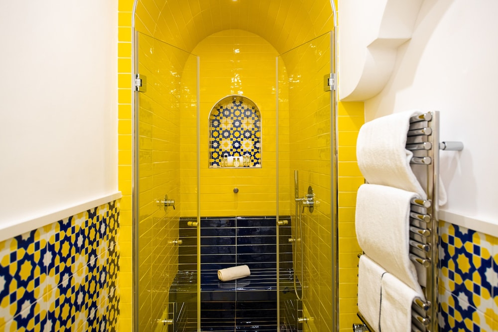 Imperati Suites 8/33