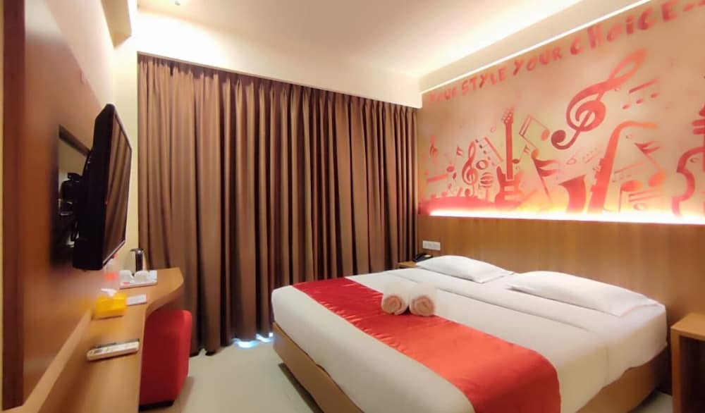 Front One Hotel Purwodadi 28/72