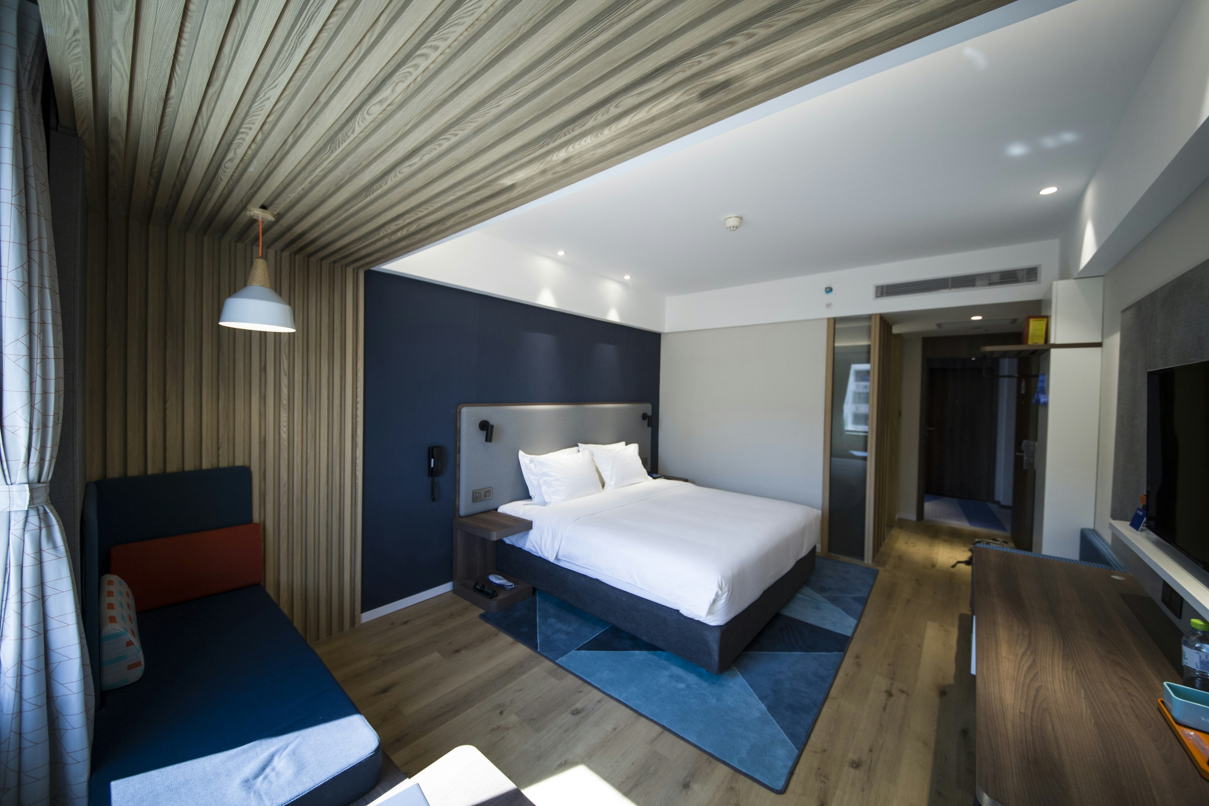 HOLIDAY INN EXPRESS SANYA BAY 21/50