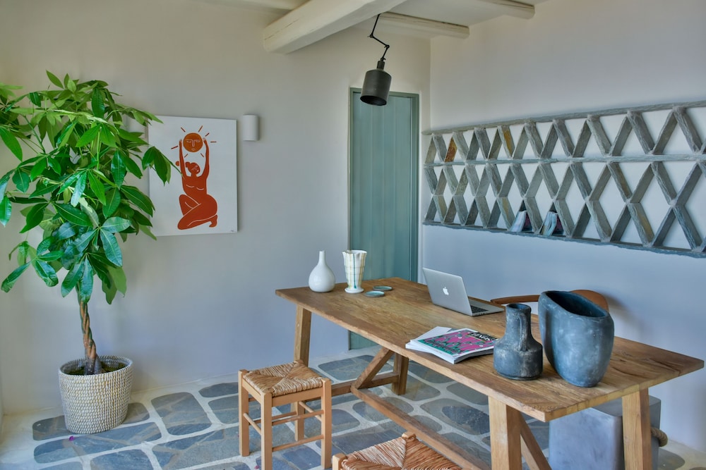Under the Sun Cycladic Village 48/66