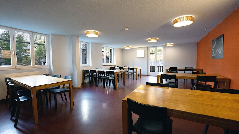 Youth Hostel Zermatt 53/64