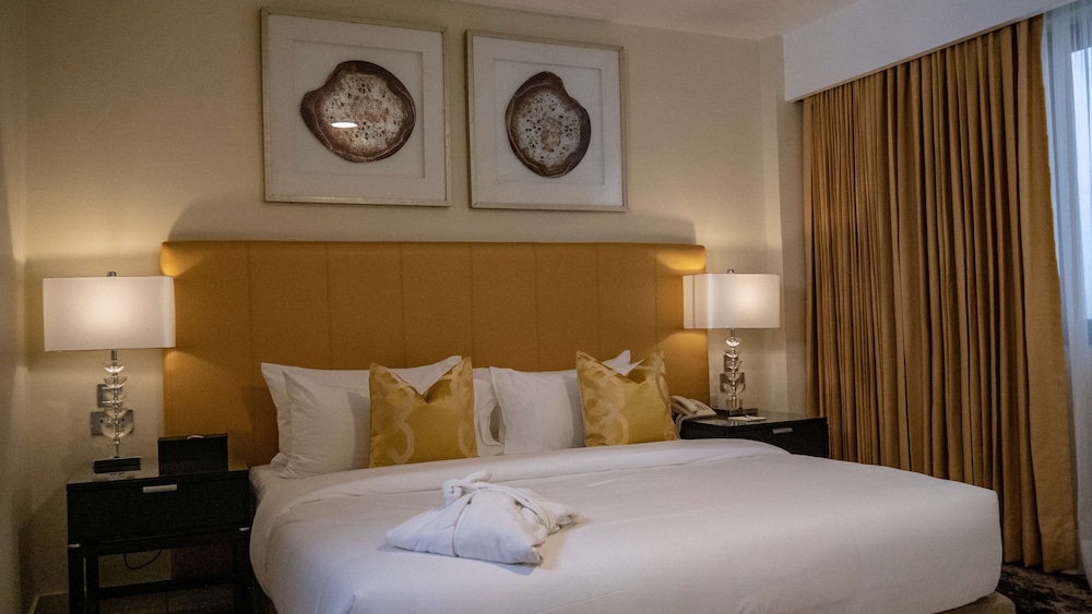 Oak Plaza East Airport Hotel 8/47