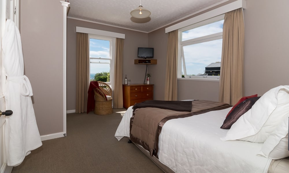 The Point Bed &amp; Breakfast 7/50