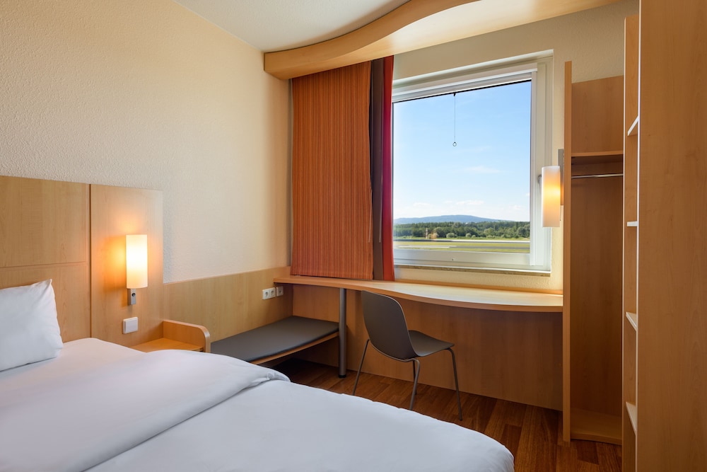 Hotel Ibis Friedrichshafen Airport Messe 16/70