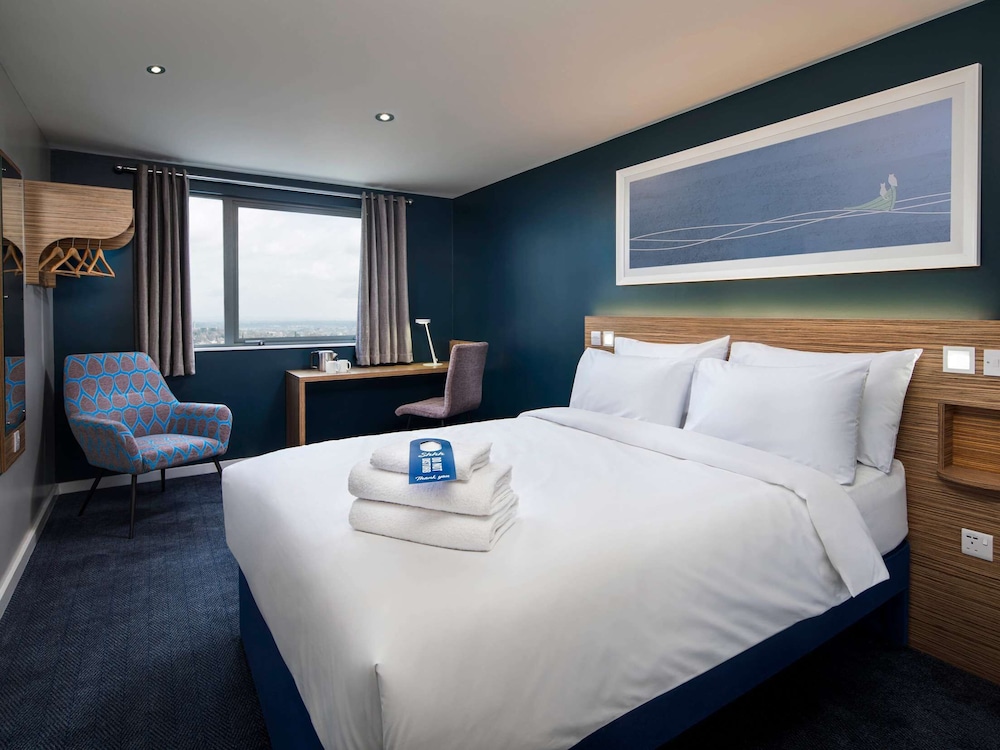 Travelodge Manchester Salford Quays 6/21
