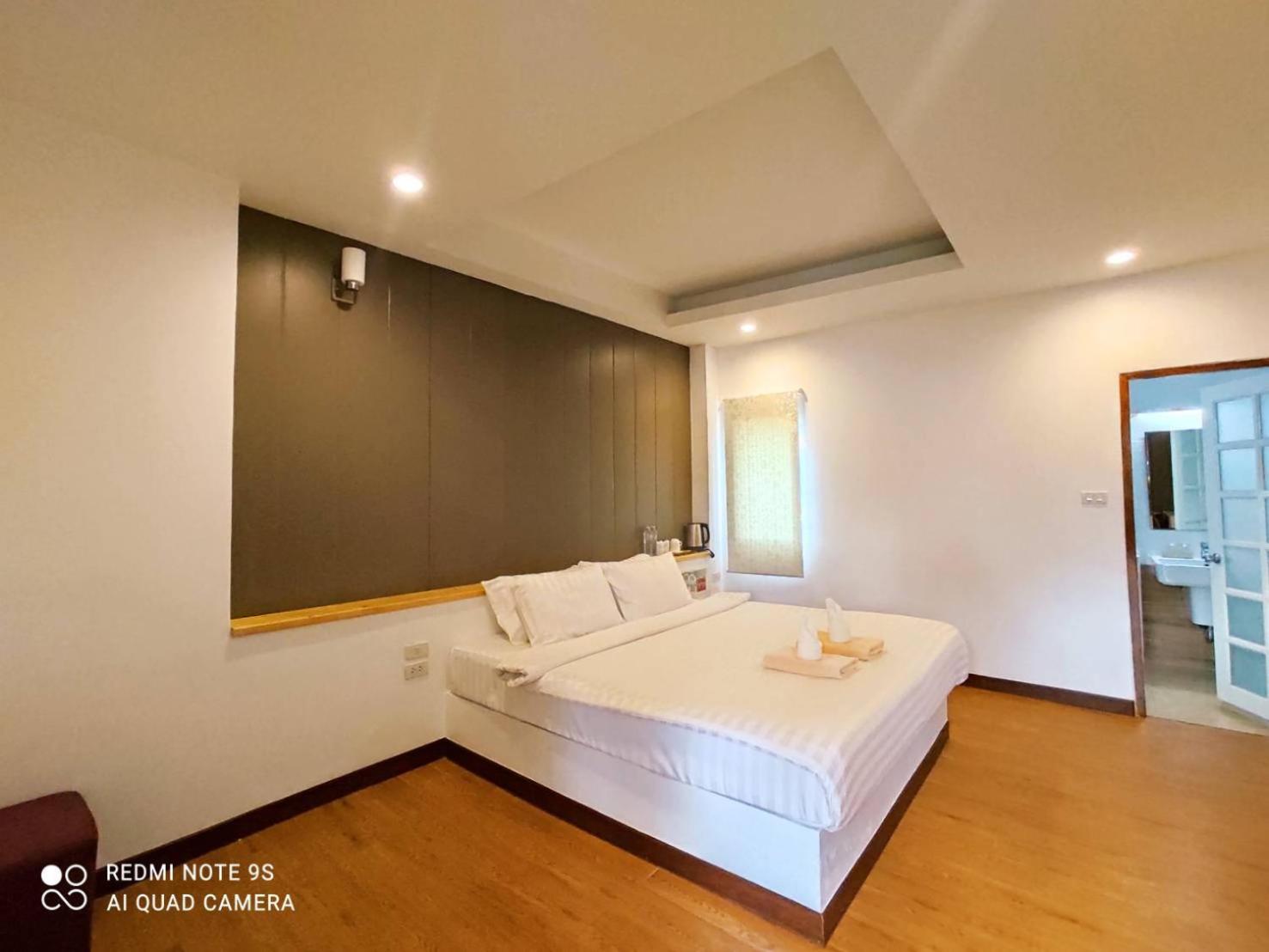 Room, King Bed, Terrace