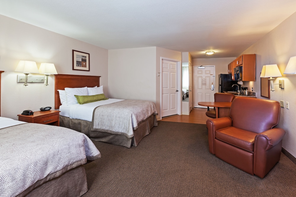 Candlewood Suites Pearland 10/37