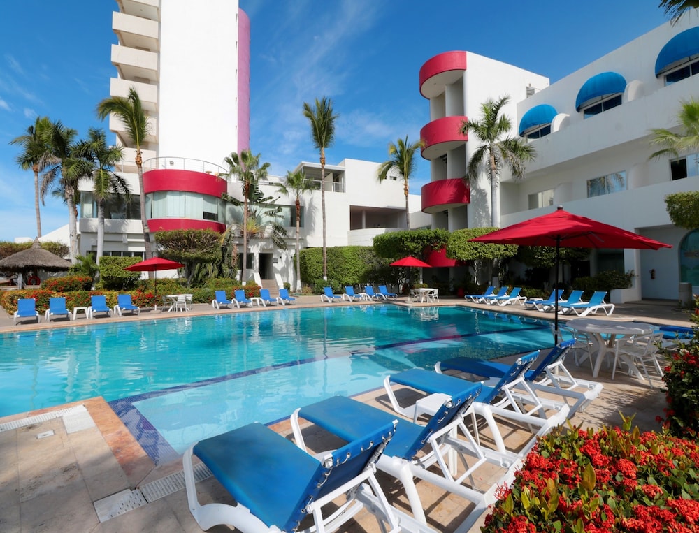 Sunset Palace Beach Hotel 47/51