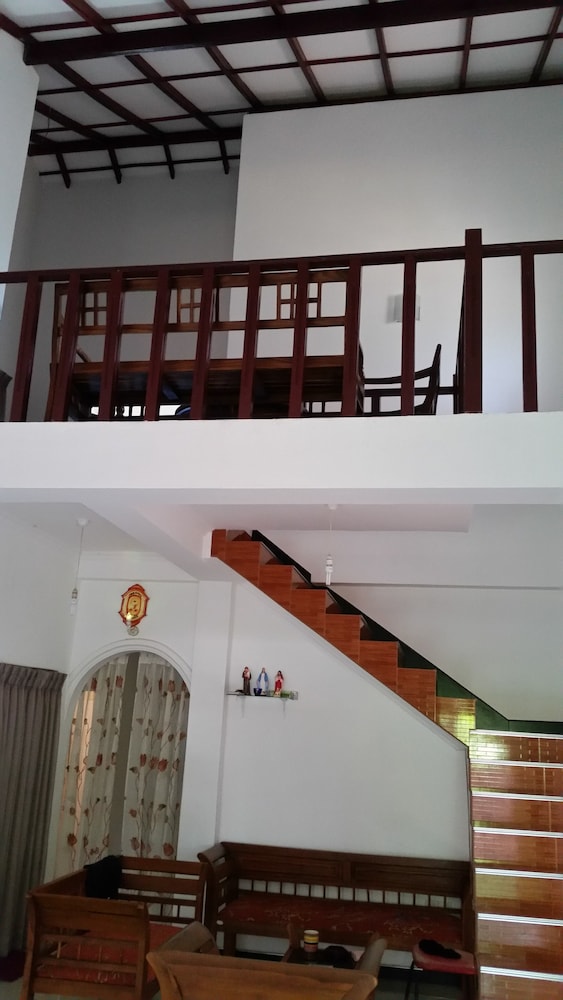 Srilusa Home Stay Hikkaduwa 8/19