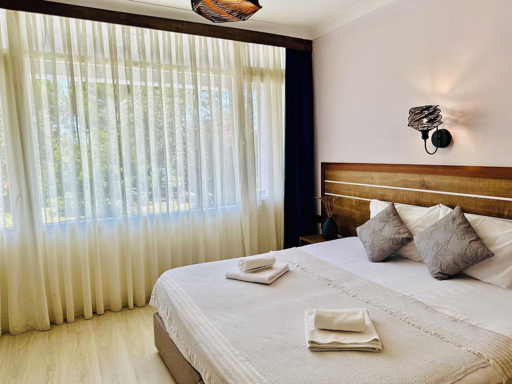 ROOM, TRIPLE, SEA VIEW