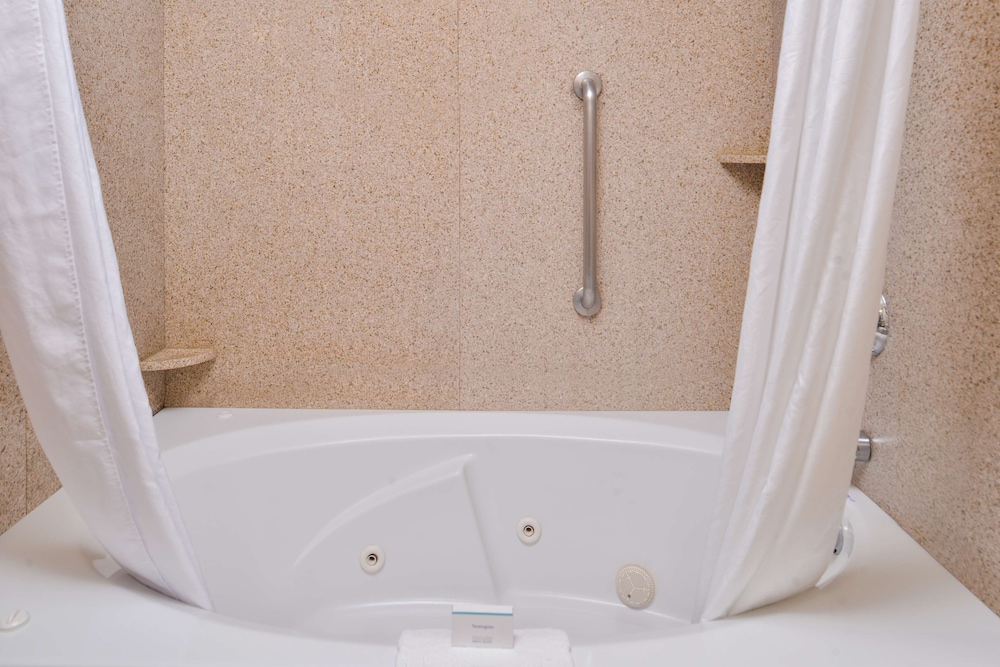 Hampton Inn & Suites Boise-Meridian 15/50