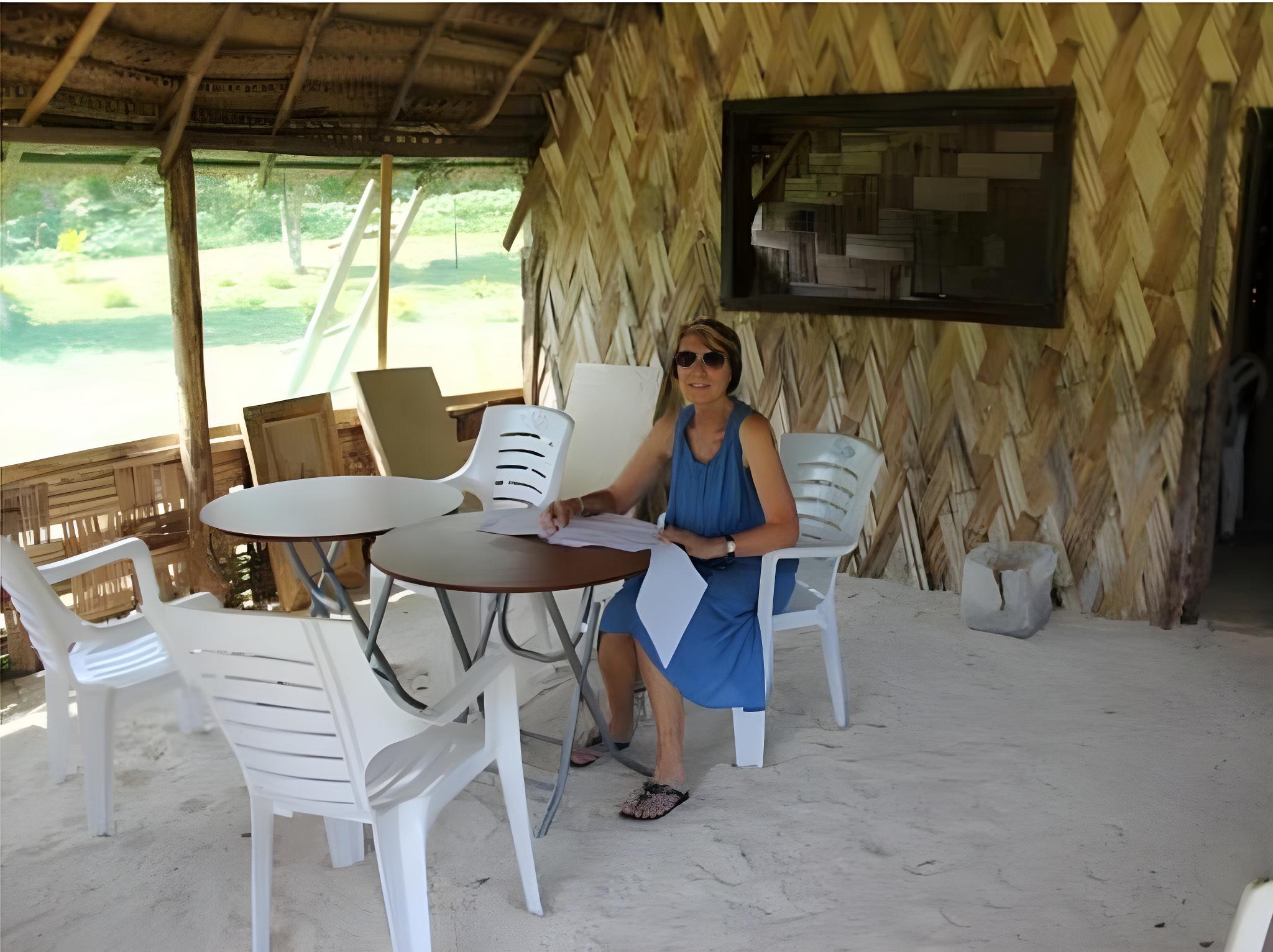 Alofa Beach Bungalows 4/22
