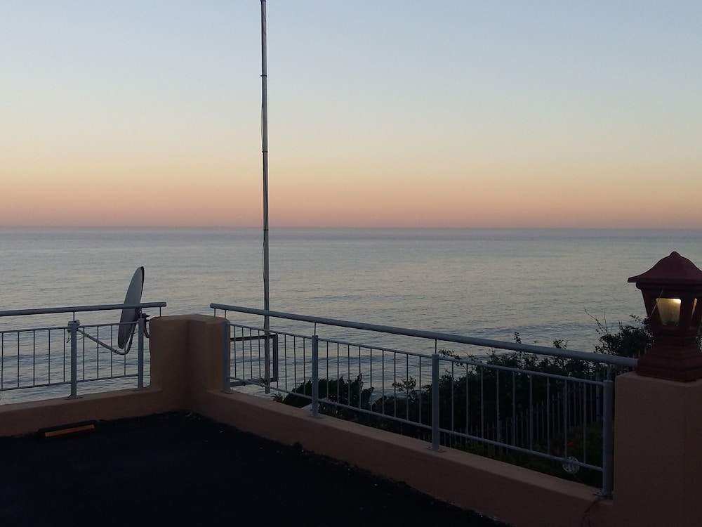 Dolphin Point 23/29