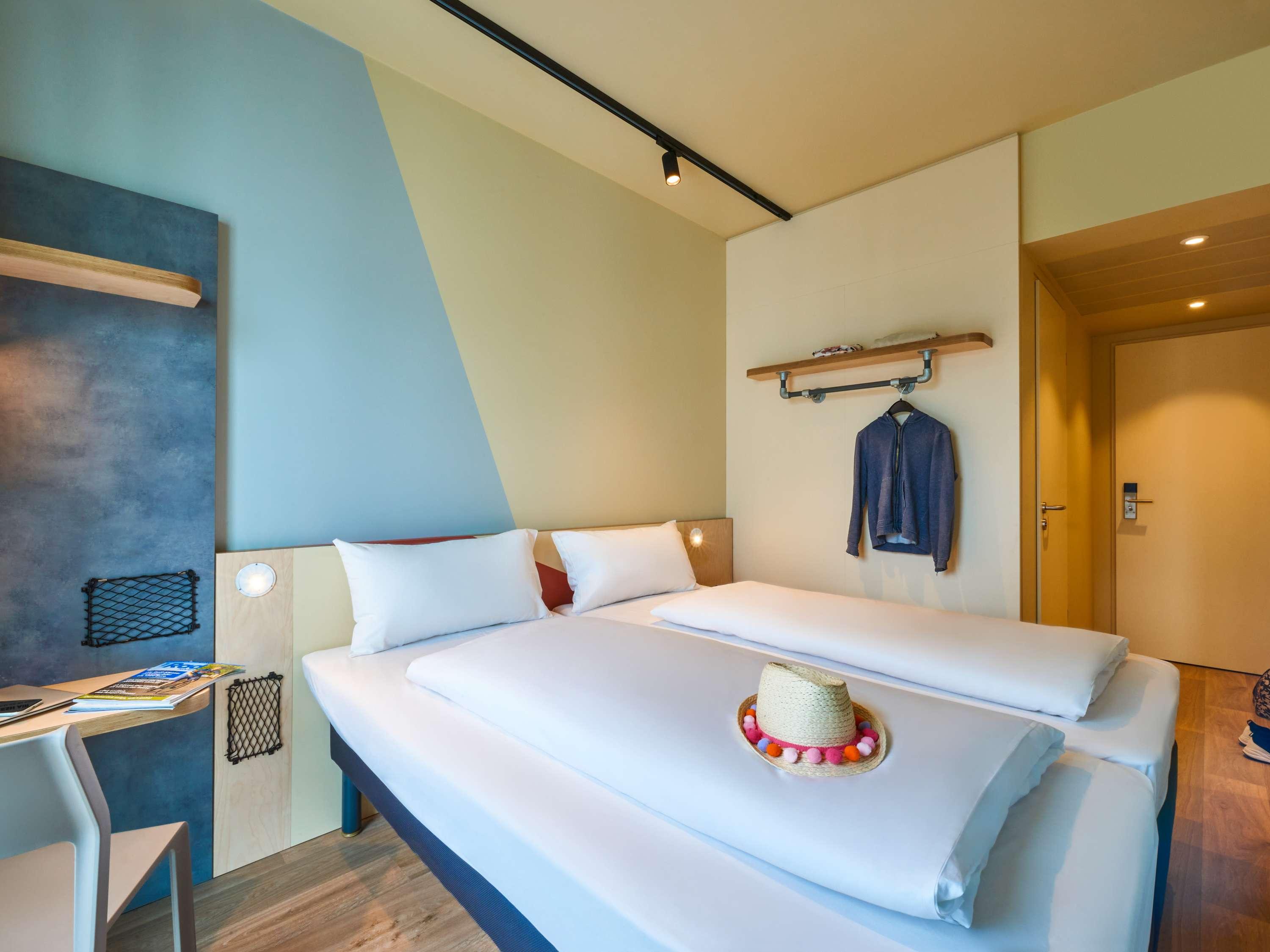 غرفة بسرير مزدوج لذوي الإعاقة، Ibis Budget Singen 3/9