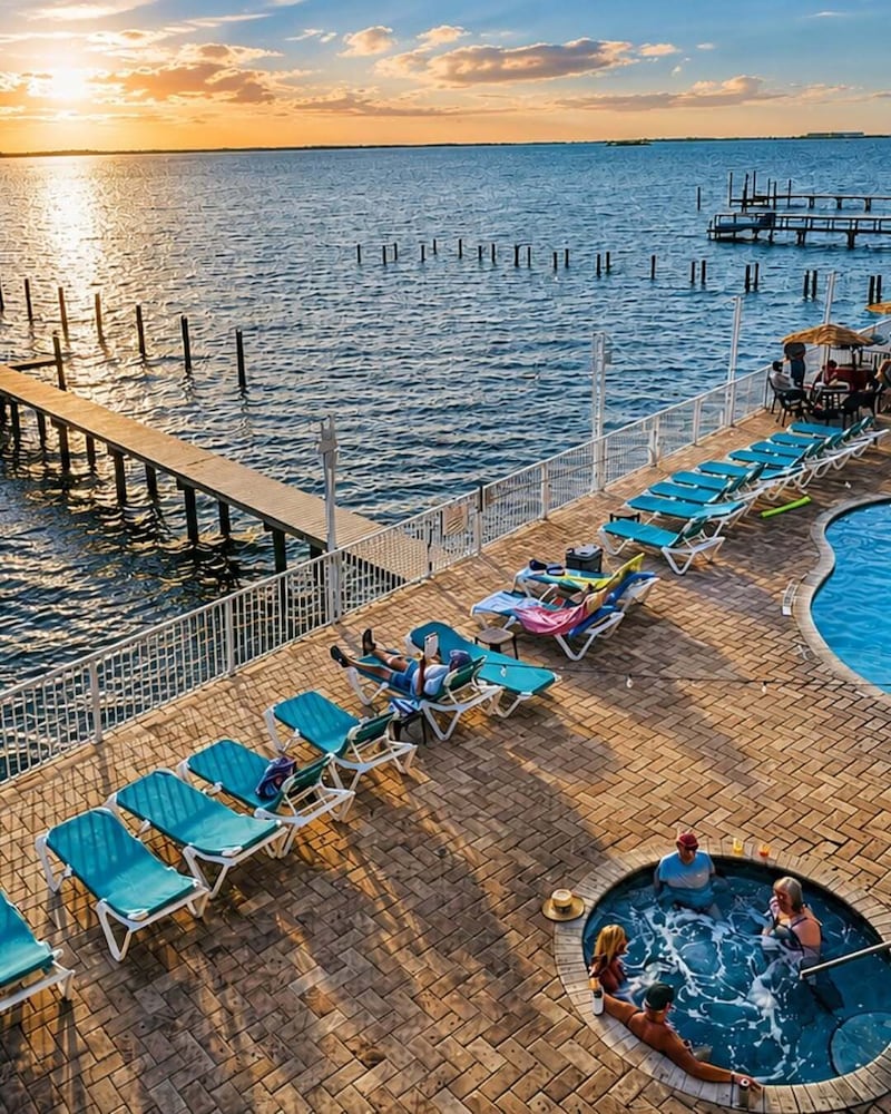 Beso Del Sol Resort 56/63