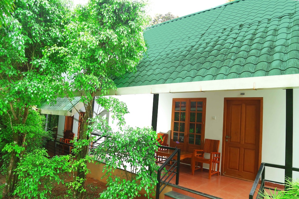 Vythiri Greens Resort 2/25