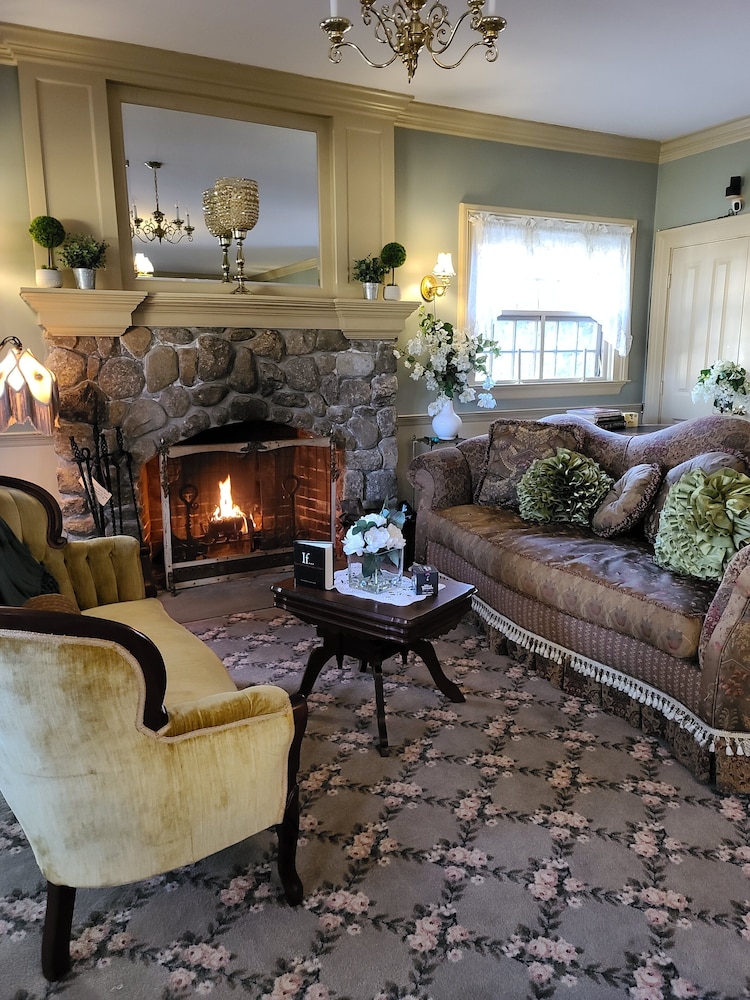 Westbrook Inn Bed and Breakfast 52/74
