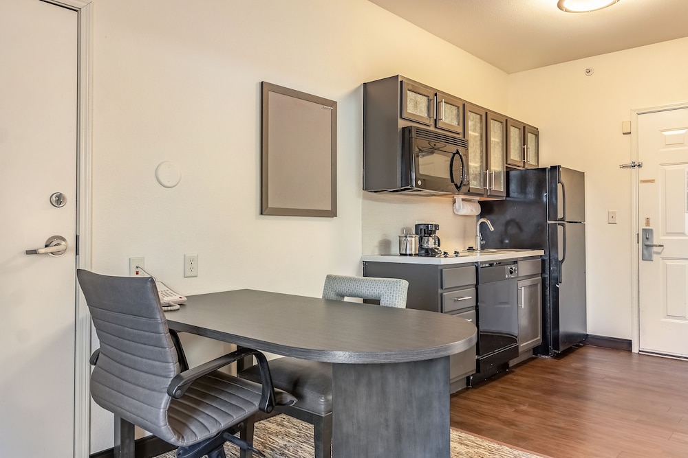 Candlewood Suites Lincoln 31/42