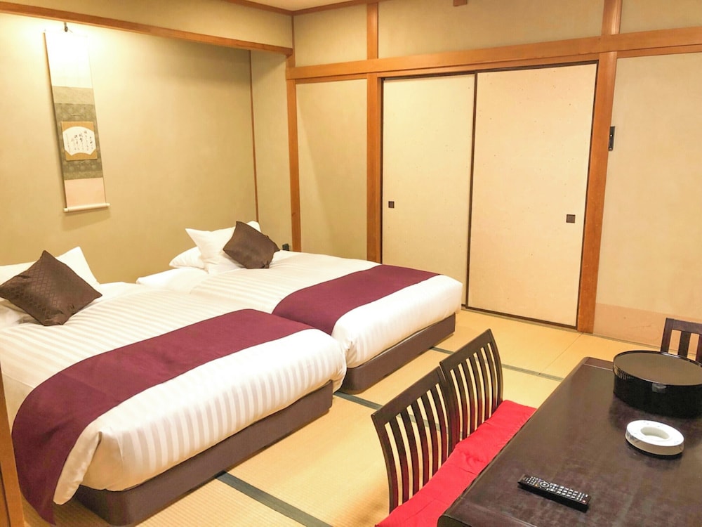 Connecting, Junior Suite, Traditional, Twin Beds, 2 Futon Beds, Outdoor Bath, Terrace، Livemax Resort Jyogasaki-Kaigan 6/7