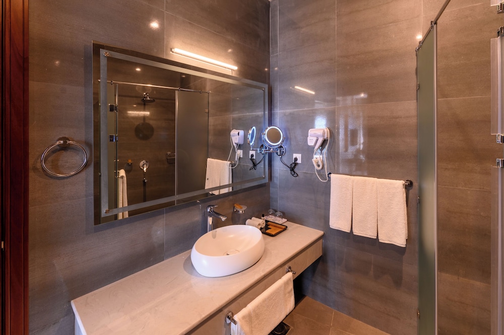 Rumanza by Pearl Continental 56/56