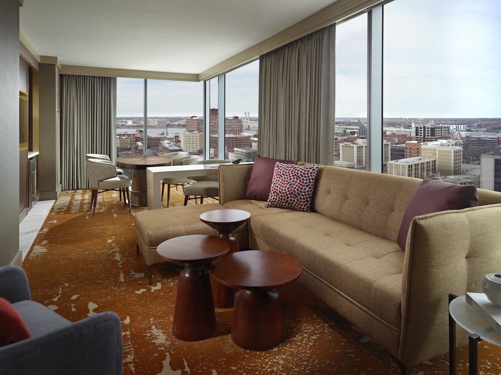 Omni Louisville Hotel 56/88
