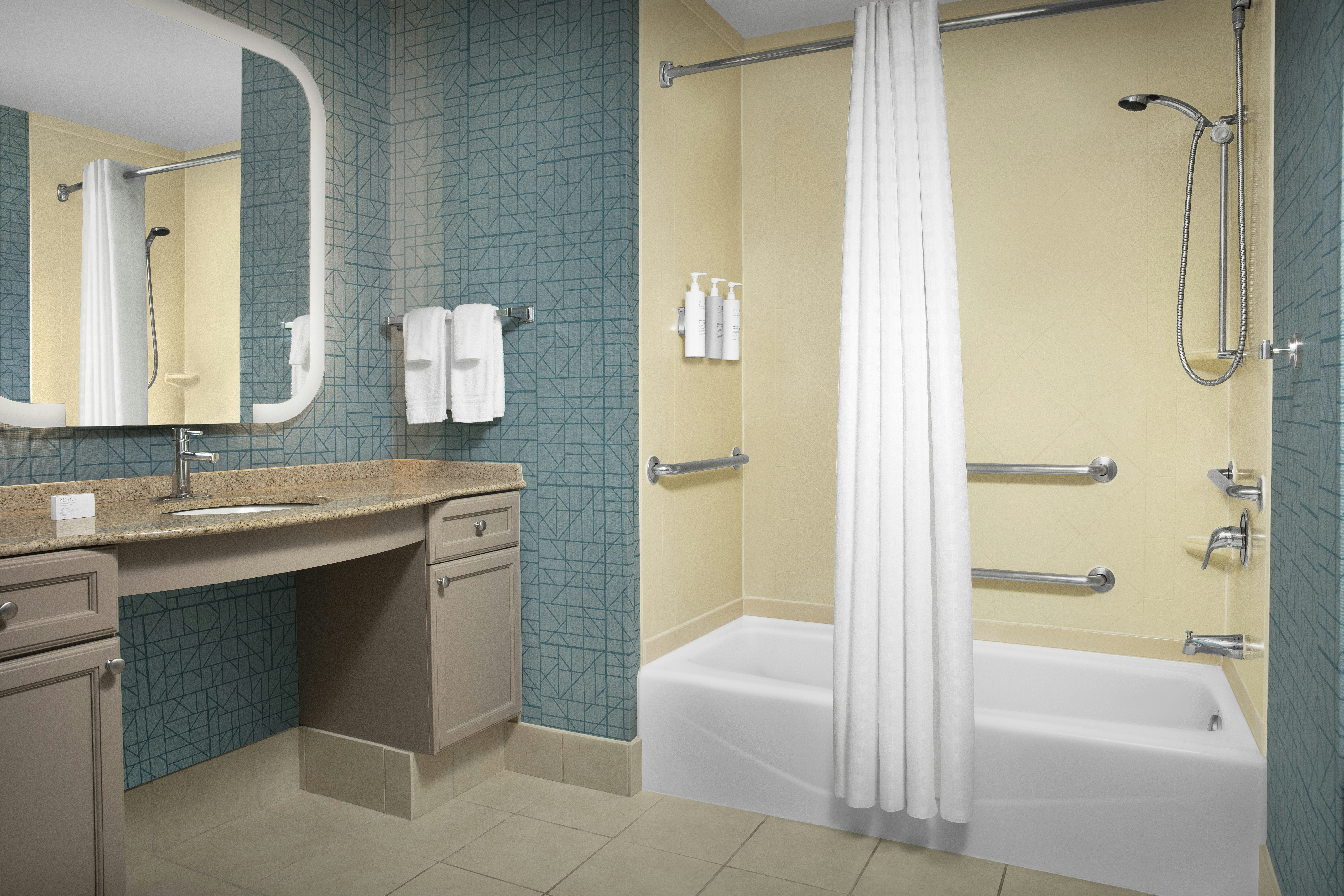 SUITE, 2 QUEEN BEDS, ACCESSIBLE