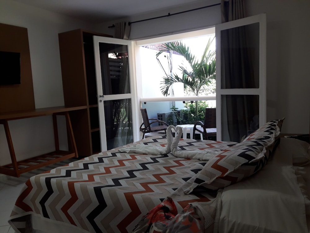 Croa Mares Hotel 6/60