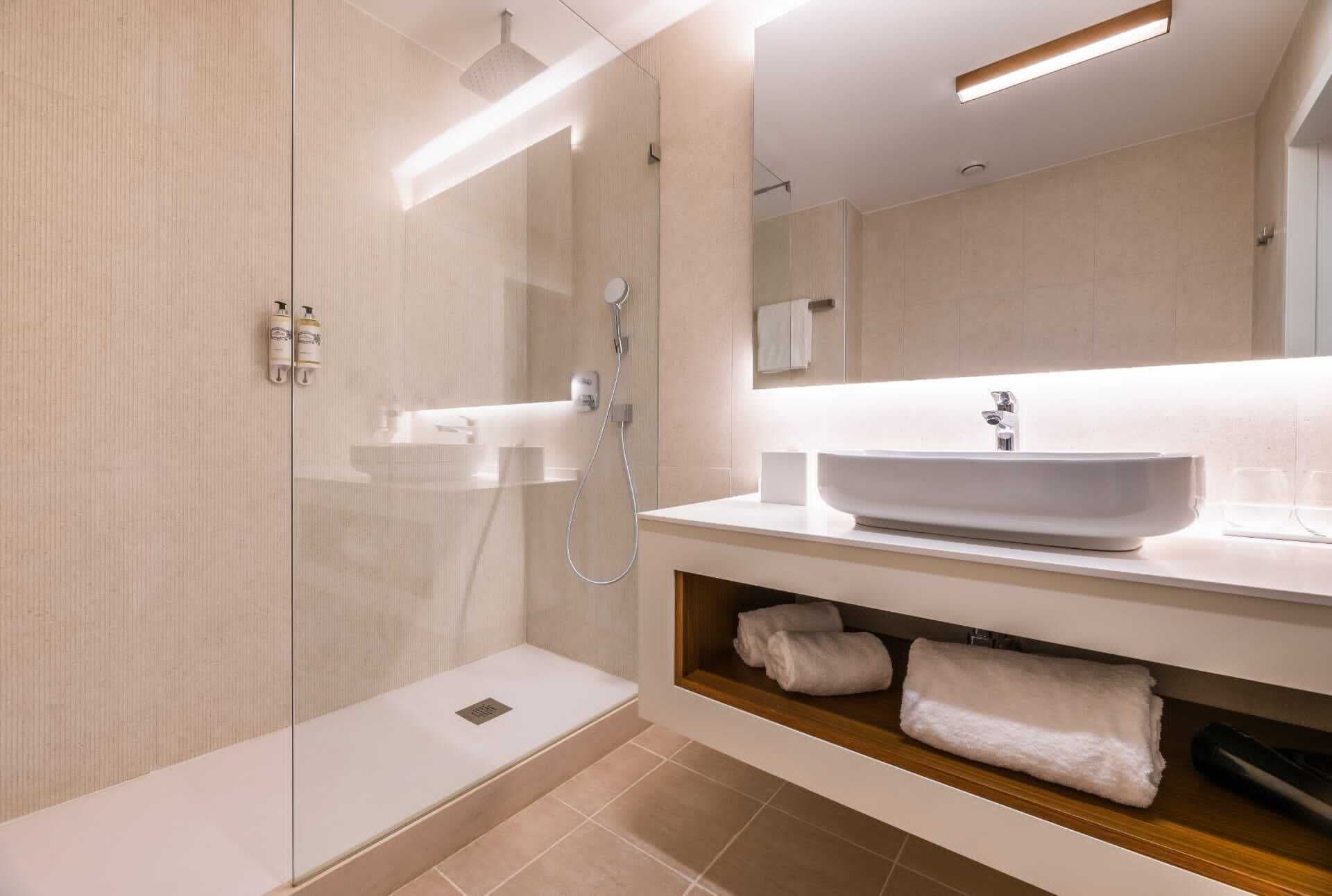 غرفة بريميوم بسرير كينج بإطلالة على الحديقة، Regency Salgados Hotel and Spa 8/10