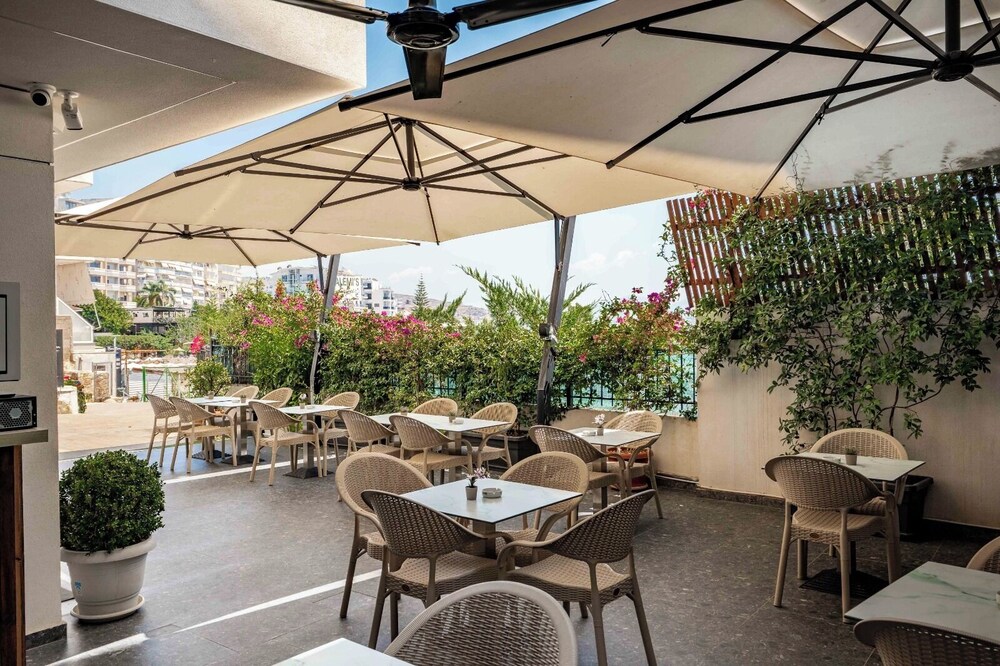 Portanova Hotel Sarande 40/55
