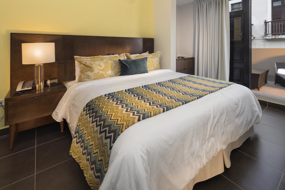 Decanter Hotel 27/47