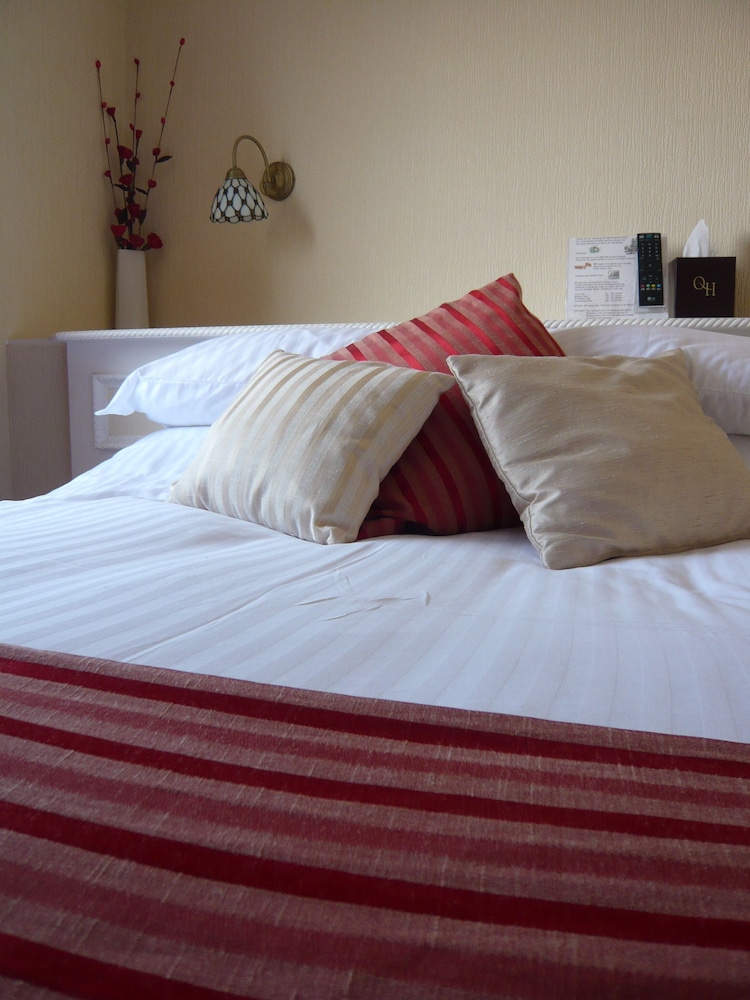 Queenswood Hotel 20/45