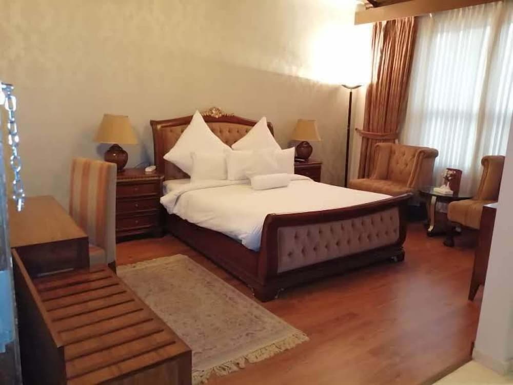 JUNIOR SUITE, STUDIO