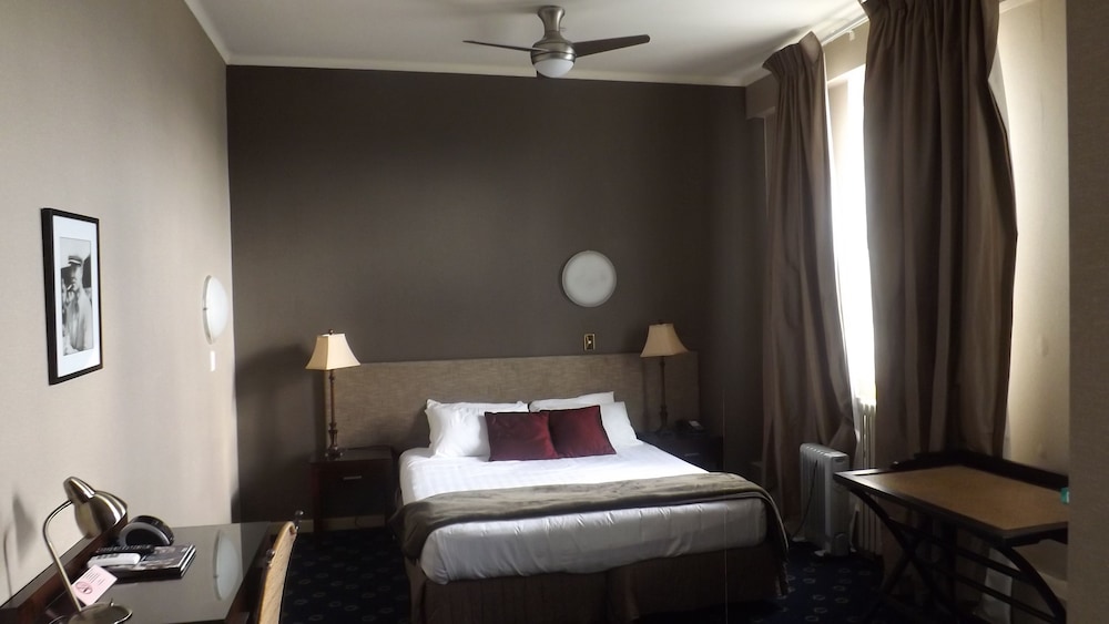 The Esplanade Hotel 8/33