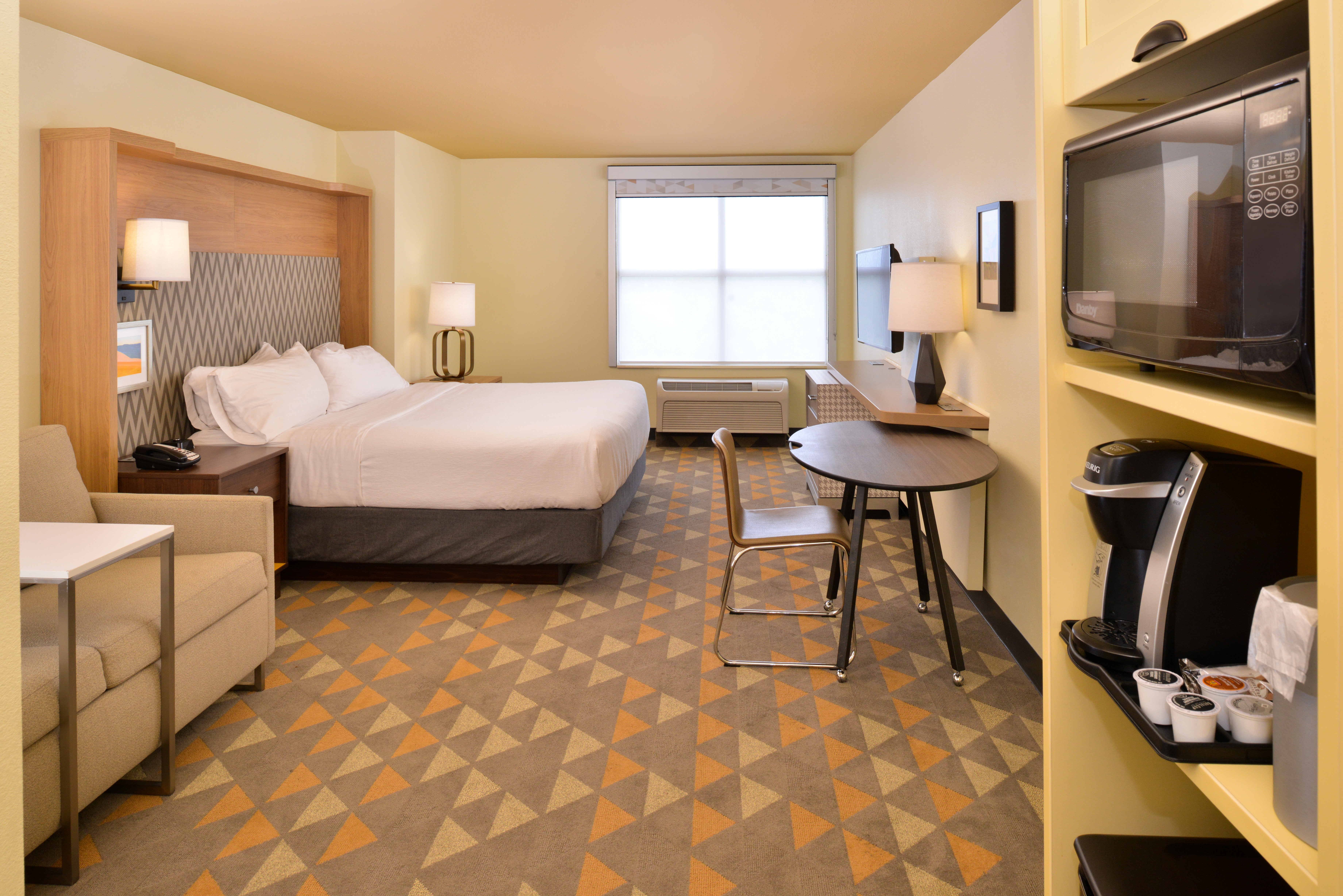 Holiday Inn Kansas City Airport 41/42