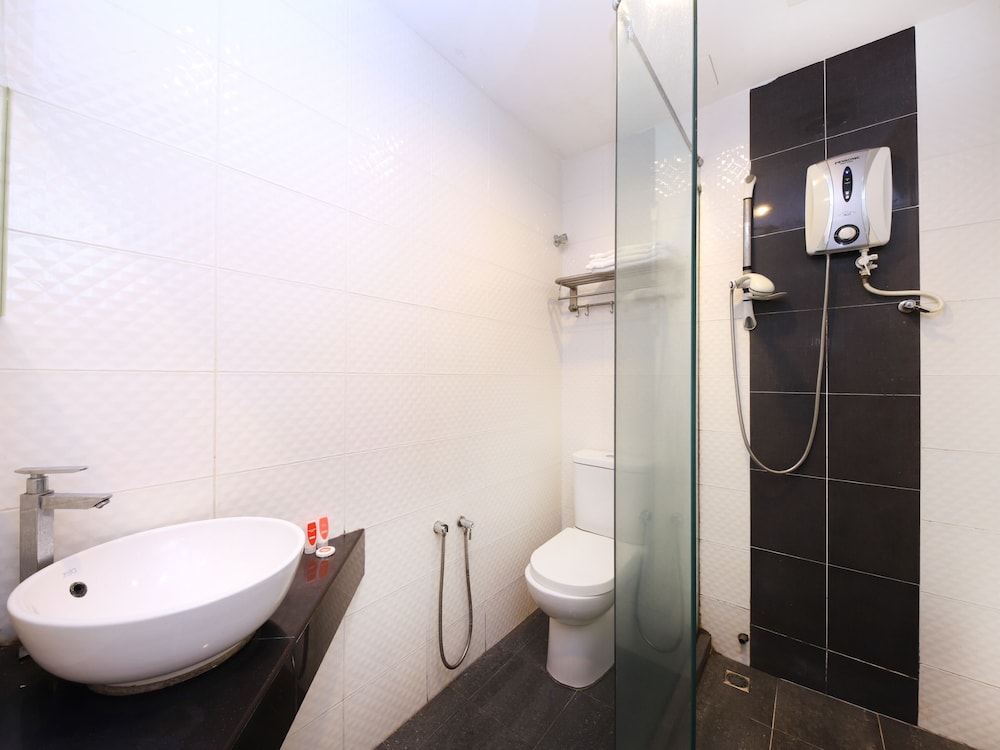 OYO 442 Marvelton Hotel 37/41