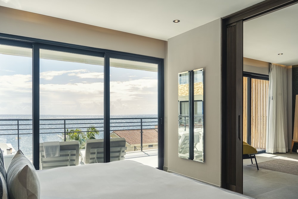 The Fives Oceanfront Puerto Morelos 11/71