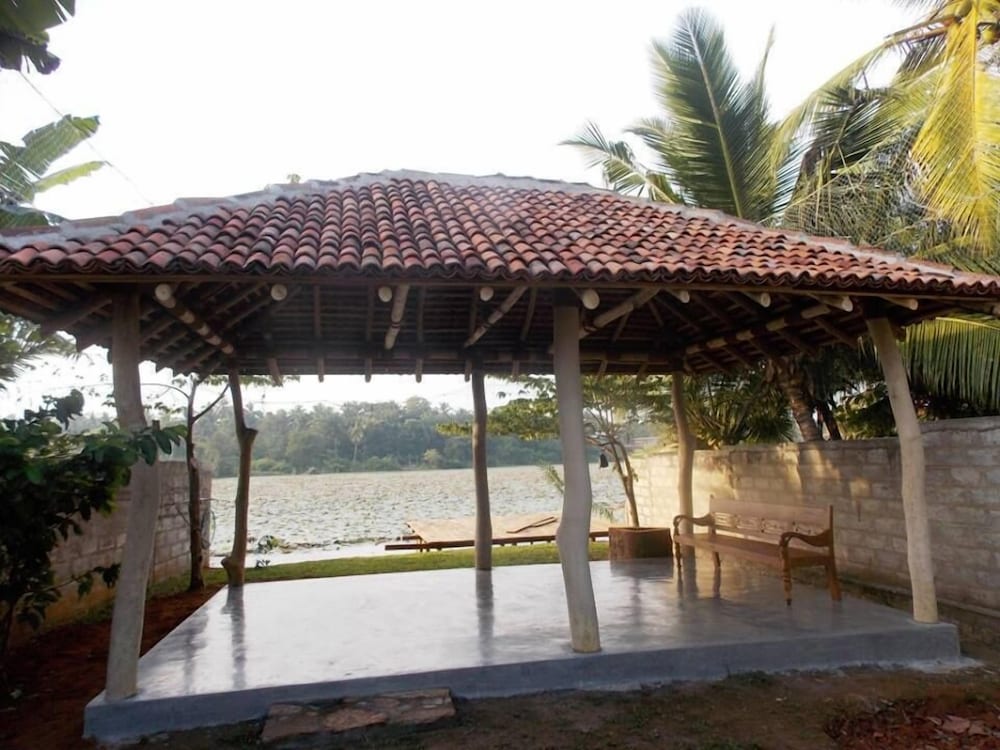 Mahaweva Nature Resort 22/26