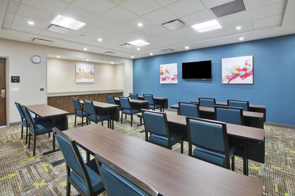 Hampton Inn & Suites Grandville Grand Rapids South 31/35