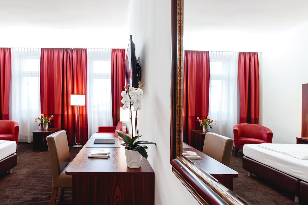 Hotel Allegro 46/53