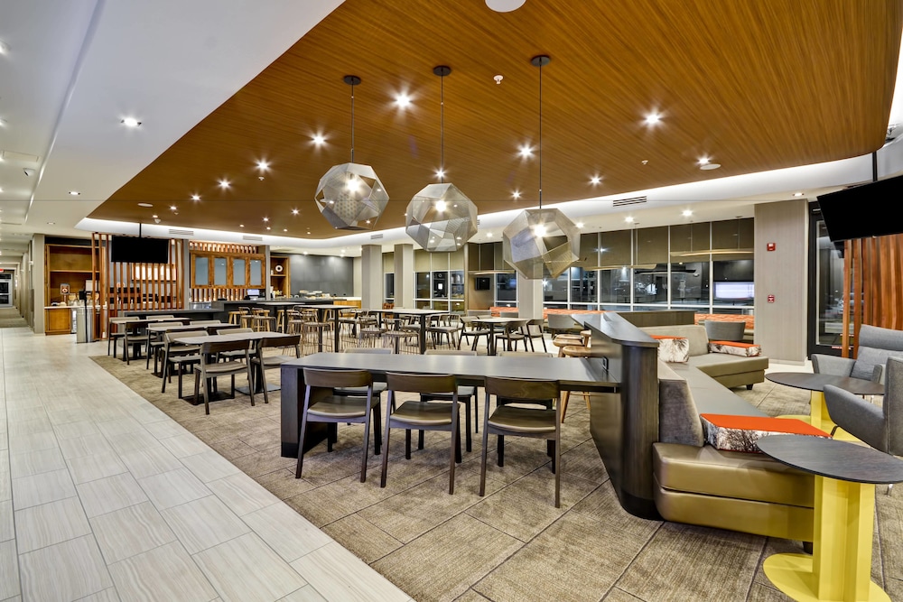 Springhill Suites Cincinnati Blue Ash 35/46