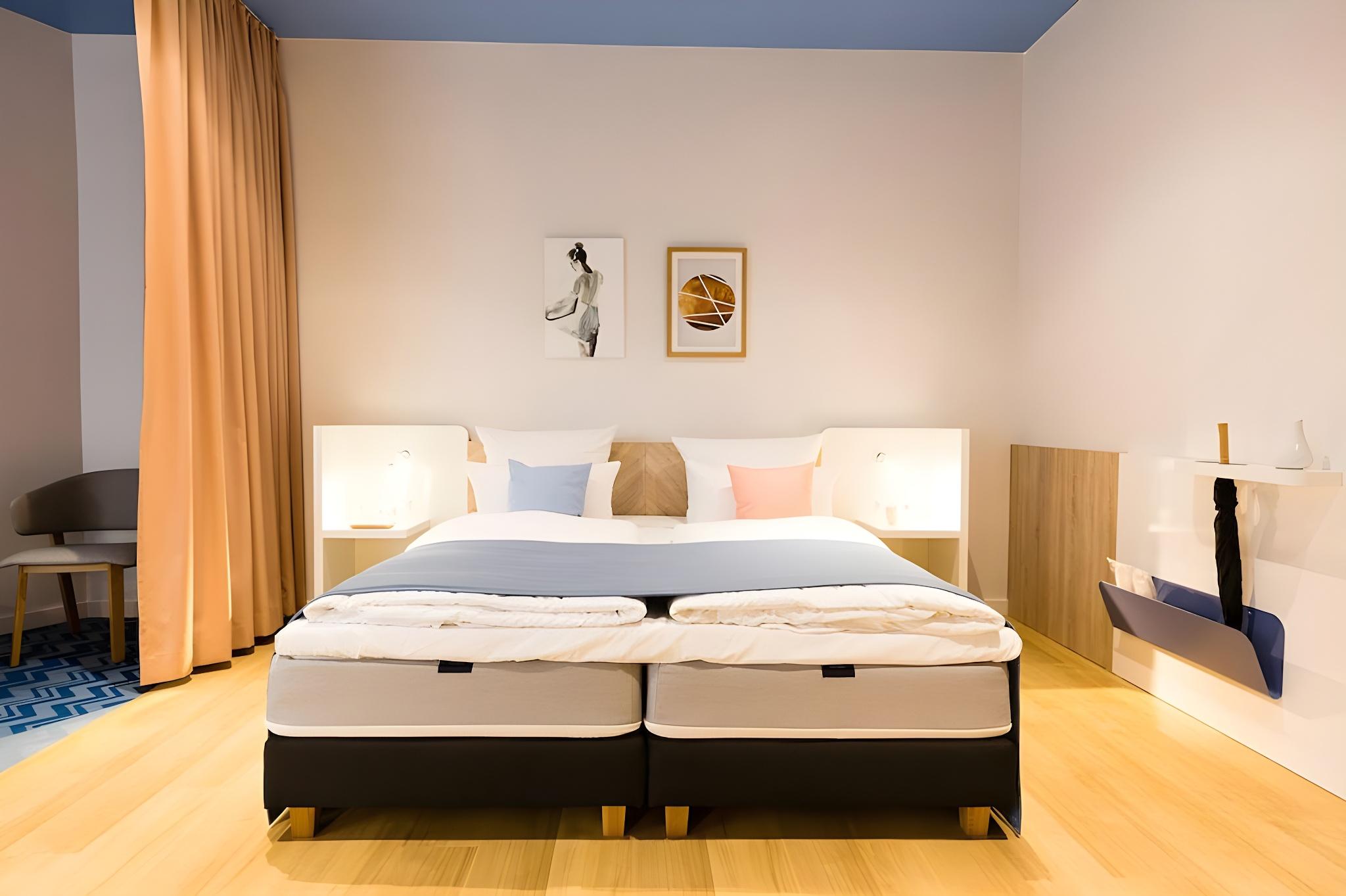 Medium, King Bed