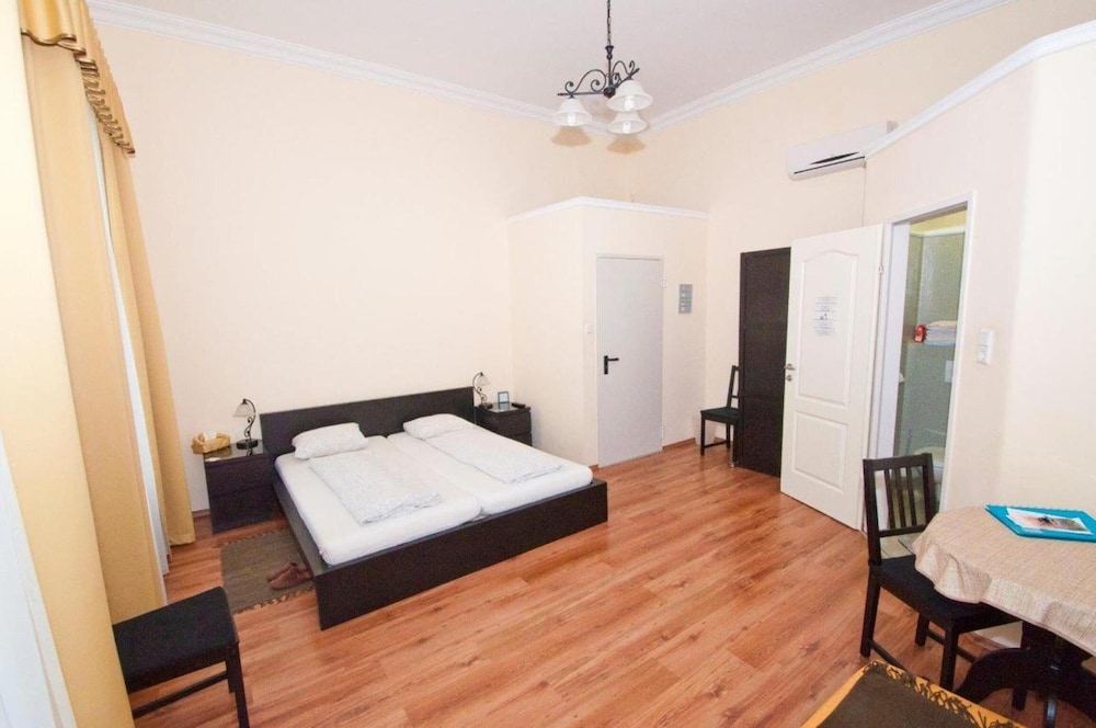 K&T Boardinghouse 10/28